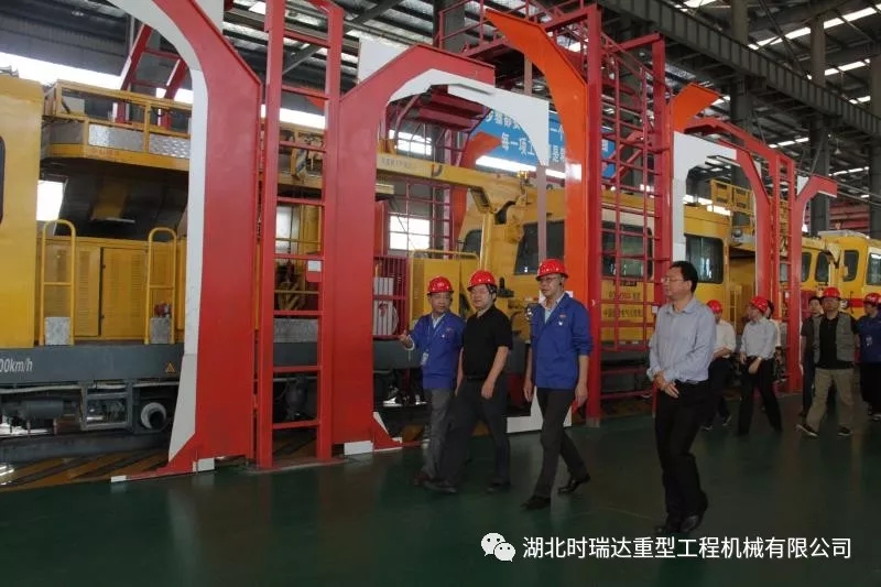 湖北省第三巡视组莅临天博官方网站_天博(中国)股份有限公司重工参观考察