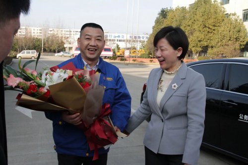 副市长龙小红莅临天博官方网站_天博(中国)股份有限公司新春走访慰问